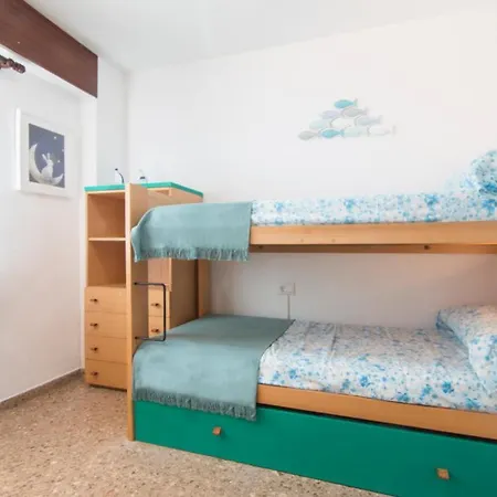 Bright Steps Away From The Apartment *