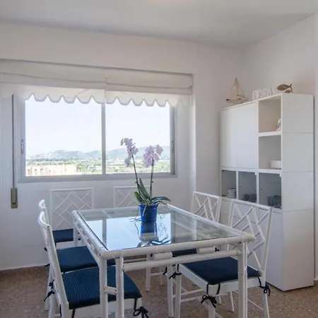 Apartment Bright Steps Away From The