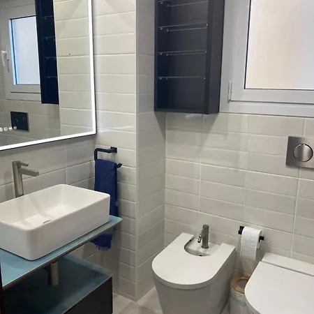 Apartment Bright Steps Away From The Mareny Blau